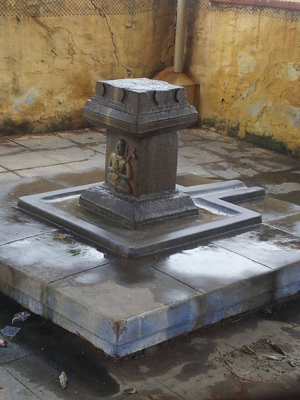 Sri Thejanidhi Tirtharu